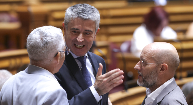Carneiro acusa Governo de querer “liberalizar o desalojamento” 