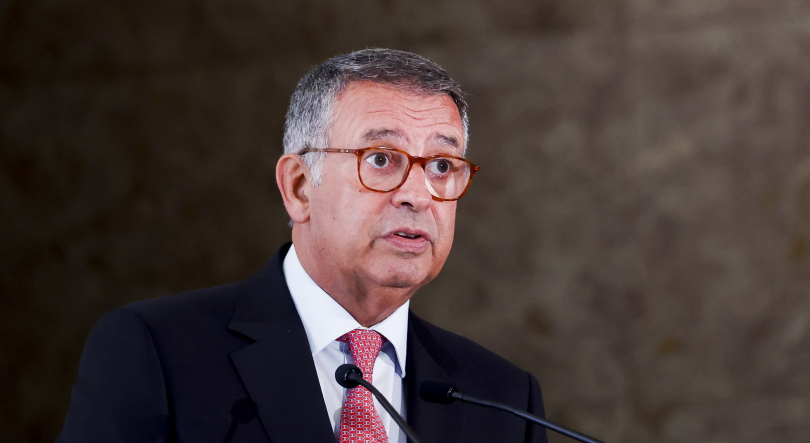Seguro pede modelo de apoio à comunicação social consensual e estável