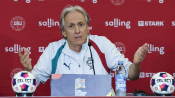 Jorge Jesus diz que Ronaldo não é o “principal tema” e vai continuar no banco