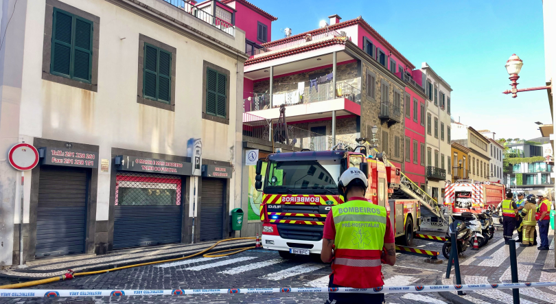 Incêndio em fase de rescaldo