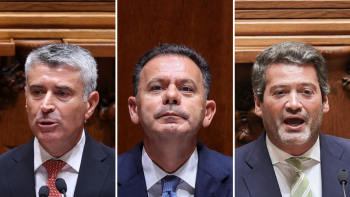 Montenegro resiste a censura de Ventura com abstenção do PS (vídeo)