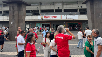 Casa cheia no regresso do Benfica ao Estádio dos Barreiros (vídeo)