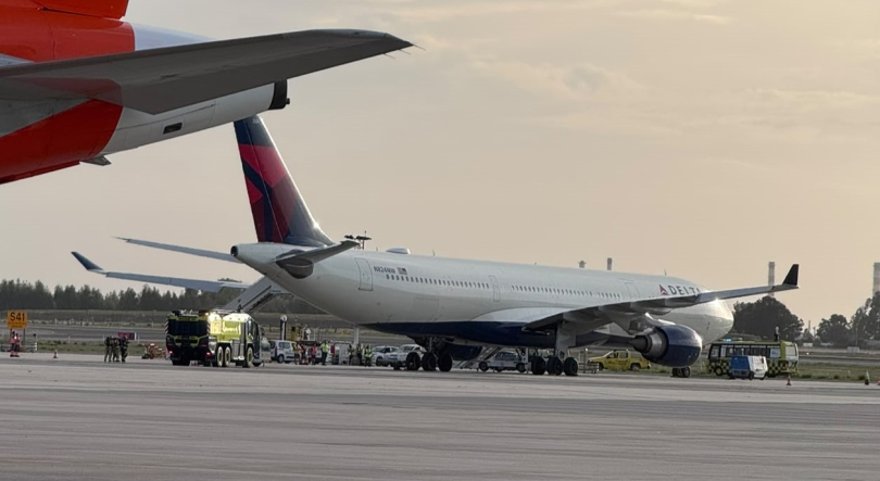 Avião aterra de emergência no aeroporto do Porto, 14 passageiros assistidos