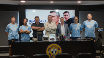 Alexandre Santos apresentado com “cinco jornadas de atraso” (áudio)