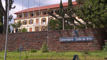 Escola da Artes arrancaram esta segunda-feira (vídeo)