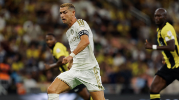 Al Nassr escorrega com Ronaldo em campo