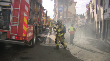 Incêndio numa loja de decoração na Rua dos Tanoeiros (vídeo)