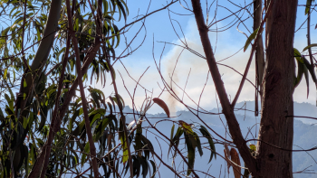 Continua ativo um dos dois incêndios que deflagraram nas serras do Campanário (áudio)