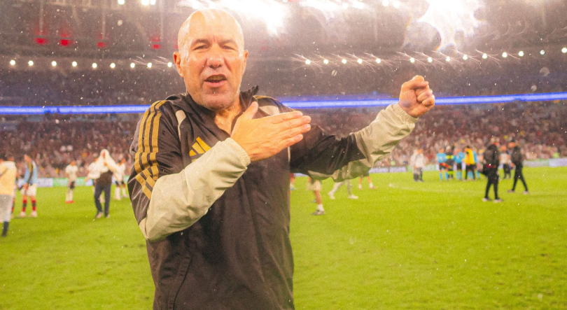 Flamengo sofre mas mantém liderança isolada no Brasil