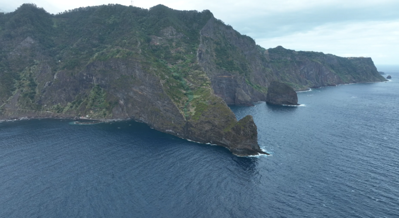 Ponta do Clérigo separa Santana do Faial (vídeo)