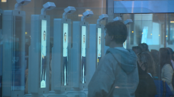 Recolha obrigatória de dados biométricos nos aeroportos em vigor (vídeo)