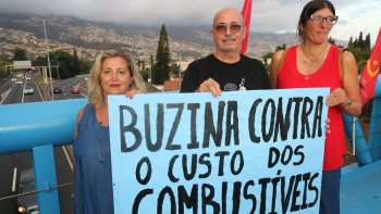 PCP apelou ao protesto através de um buzinão (vídeo)