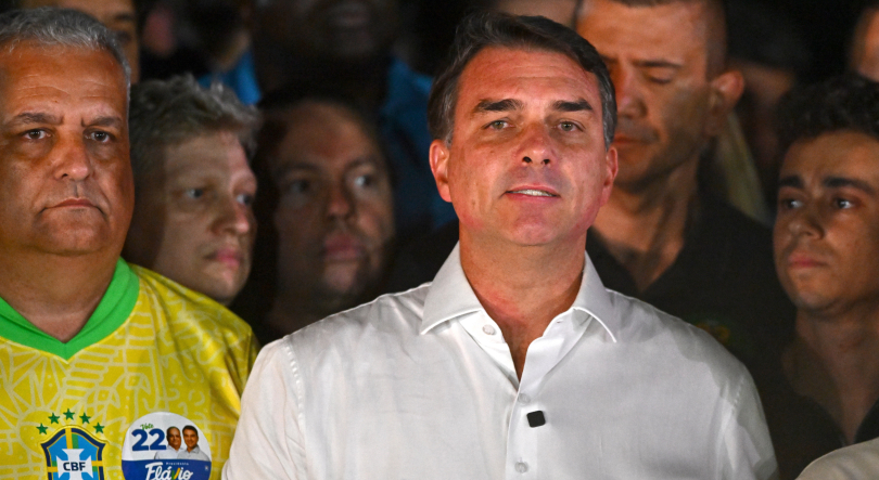 Bolsonaro fugiu do Brasil após derrota para Lula (vídeo)