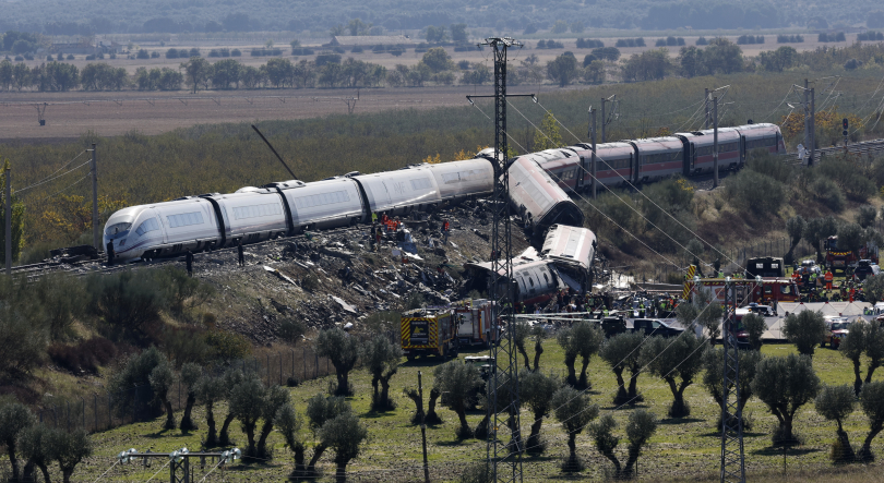 Choque entre comboios causa 68 mortos em Espanha