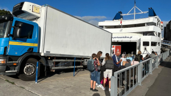 ‘Lobo Marinho’ transporta 2.100 passageiros no regresso (vídeo)