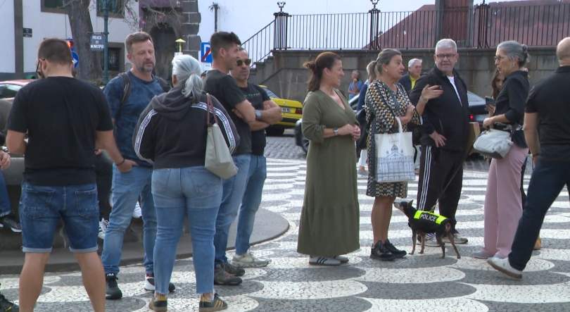 PSP e GNR fazem manifestação na Praça do Município (vídeo)