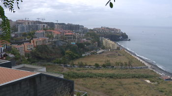 Estacionamento da Praia Formosa vai ter menos lugares (vídeo)