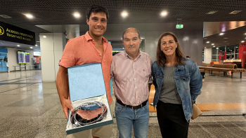 Bernardo Pereira, campeão do mundo sub-23 de canoagem de mar, regressou à Madeira (vídeo)